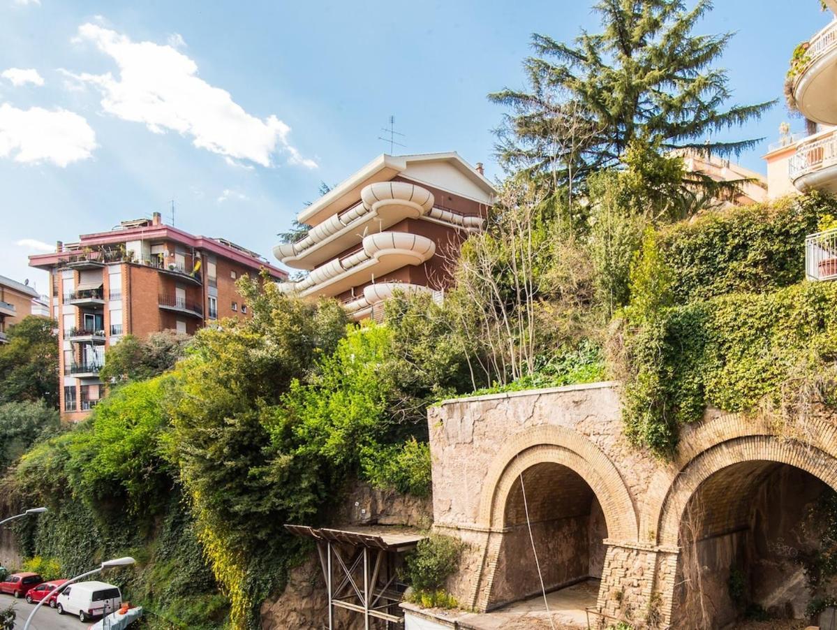 Silenzioso, Grande, Comodo A Trastevere Appartamento